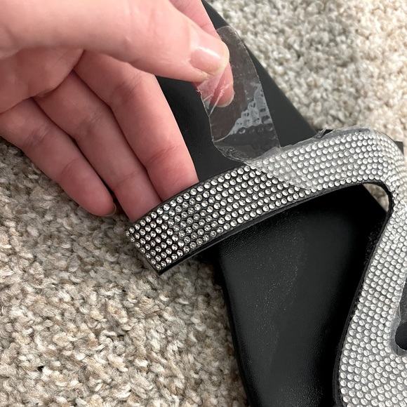 NEW Sparkle Bedazzled Diamond Flip Flop Sandals Sz 9.5 (41) - Picture 4 of 4